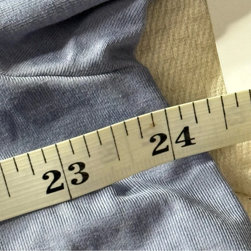 Lululemon Men's Blue T-Shirt